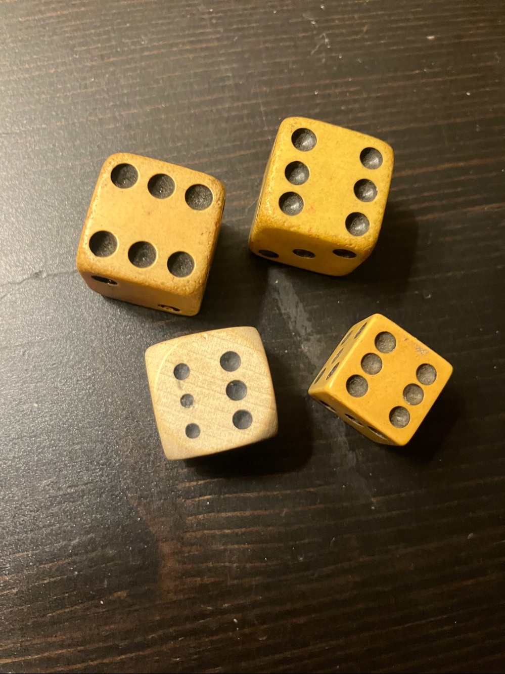 Vintage Assorted Style Yellow Gaming Dice Set - 4 Pieces